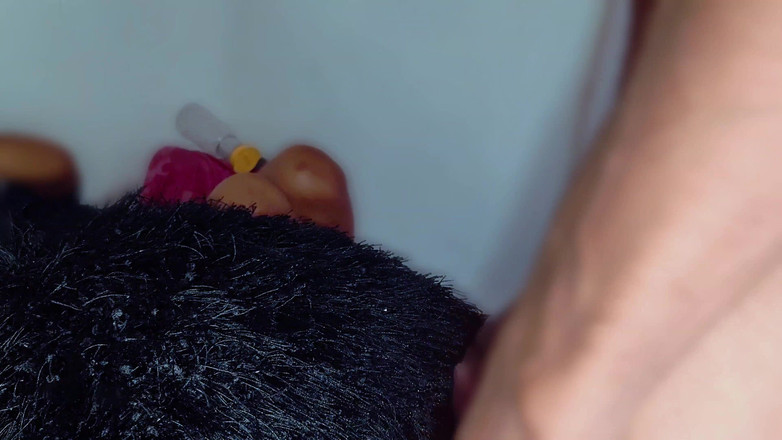 PABLO N3GROBAR: Goonie Live - Złamała ramię i przyszła pieprzyć Gigantess Booty