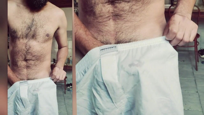 Stink HairyMale: Bílá pijama, žlutá spermatu