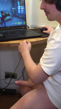 Trop Occupée Par Sa Console, Je Force Mon Beau-fils À Me Prendre Le Cul