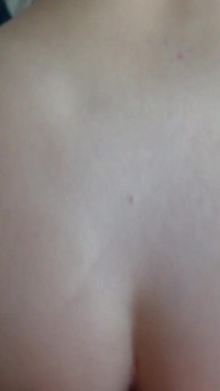 Isla fickt brea mit einem Strap-on