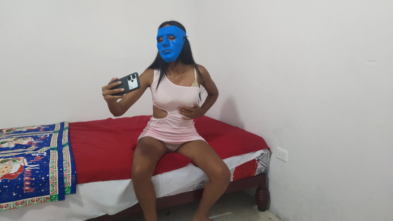 Martin13: Video cewek hot rambut cokelat lagi asik muasin memeknya sendirian...