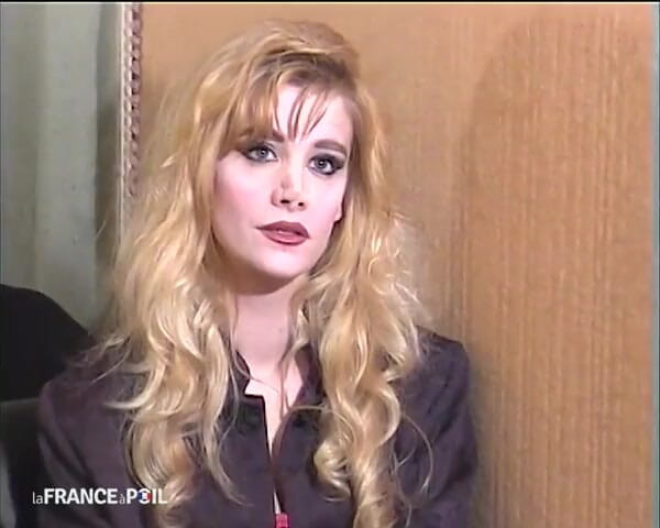 French Family Secrets: A sublime bimbo for 4 good tails.