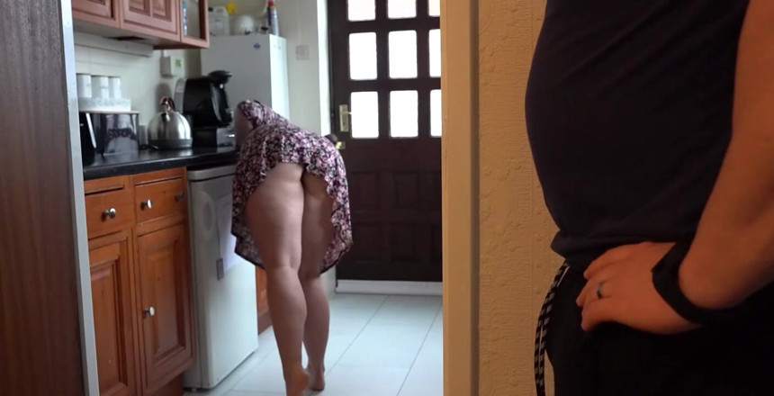 Stacey Reid: Zahýbající fantazie v kuchyni!