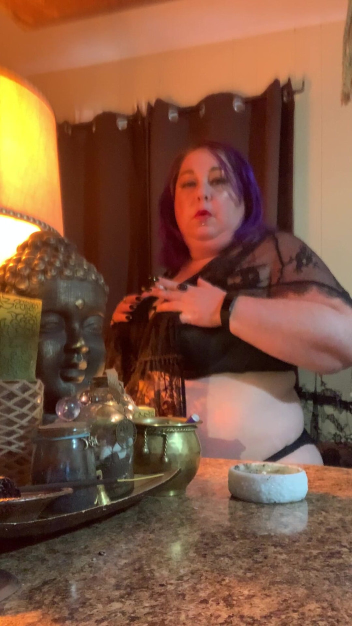 BlancaGirlBBW: Smoke with Me