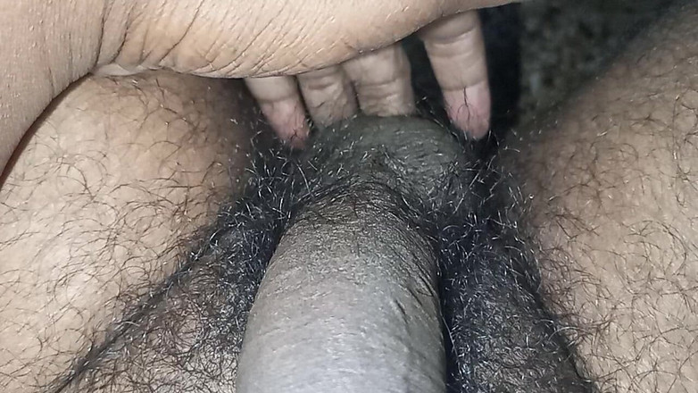 Sweet Indian cock: Esposa musulmana lamiendo mi gran polla con video de sexo