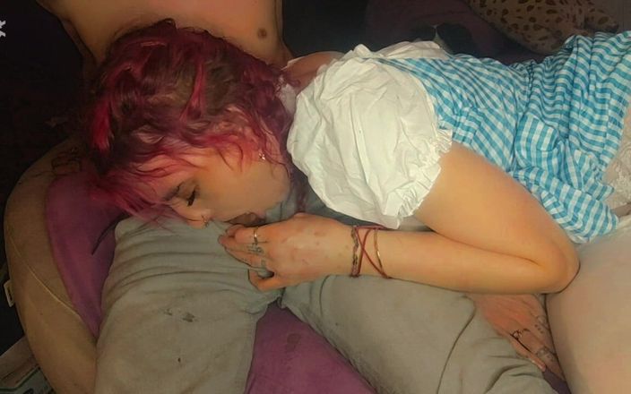 Moondrugz: Dorothy volgt de gele bakstenen weg naar een harde heerlijke...