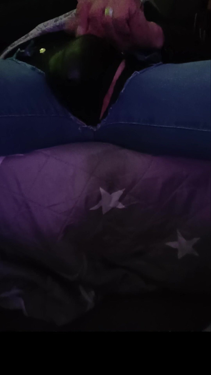 JeansdadXL: Nevlastní otec si po večírku užívá v mém pokoji