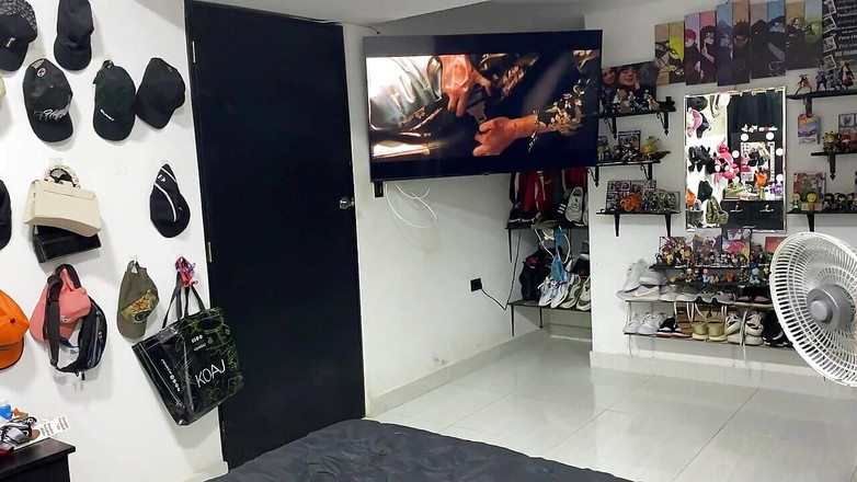 DAYANNA: Я займаюся сексом зі своєю зведеною сестрою після перегляду фільму жахів, і це змушує мене сквіртувати