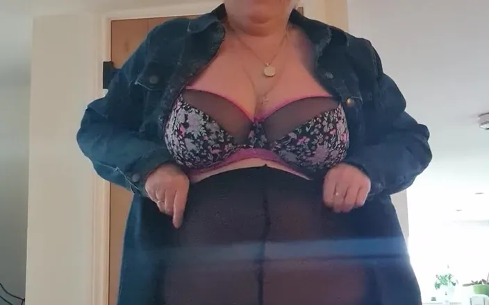 Uk Joolz: A very daring denim dress! One for a naughty trip...