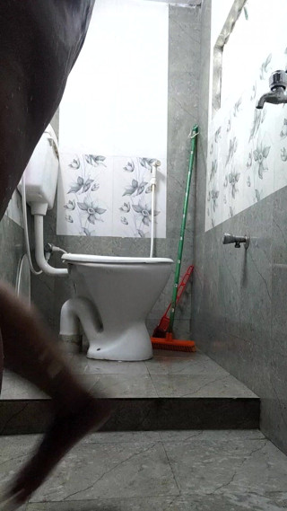 Umakutty: Fare il bagno e ballare