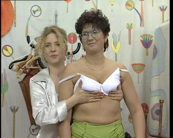YOUR FIRST PORN: Ich Masturbiere Loch Meine Stiefmutter - I Masturbate My Stepmom's Hole
