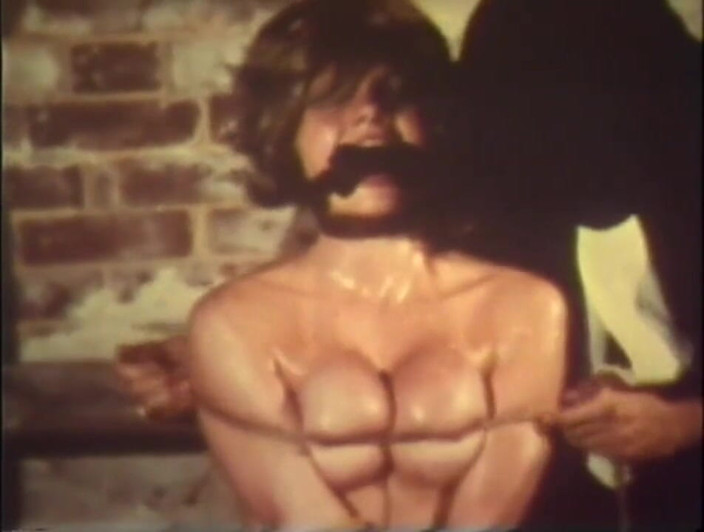 Vintage Usa: Vzácná šílená klasická BDSM scéna!