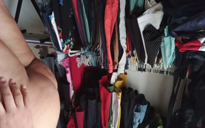 Karmico: Mollige vrouw filmt zichzelf voor haar man in ondergoed