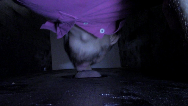 Adam Storm: एक ग्लोरीहोल में चूसना