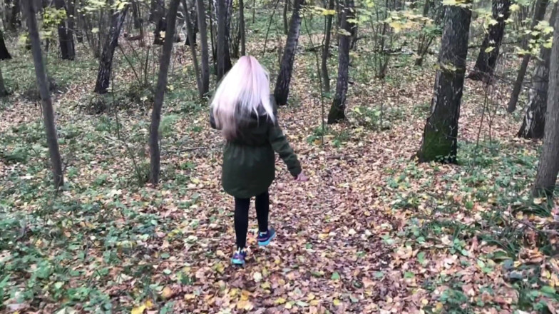 Aleks Sam: Blonde Im Wald Vögelt, Wie Sie Mit Einem Fremden Vor...