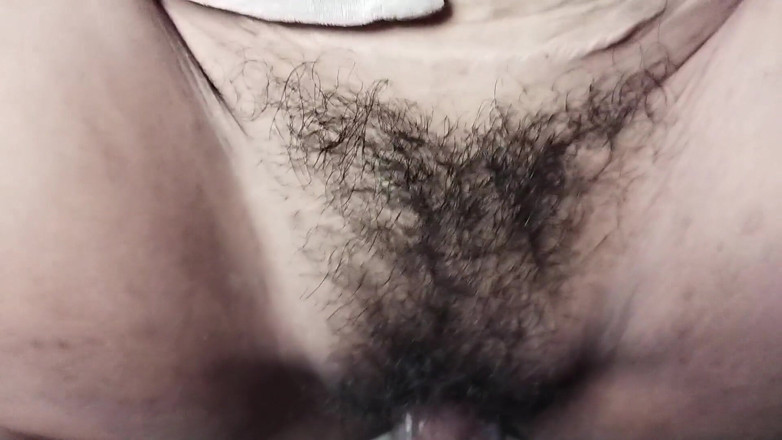 Lovely hairy pussy: Fodendo suja boceta peluda e molhada
