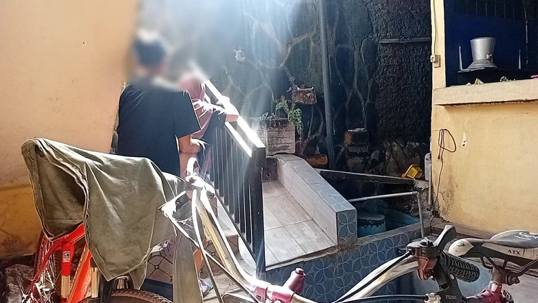 Famly sex: Její nevlastní bratroch byl tak nadšený