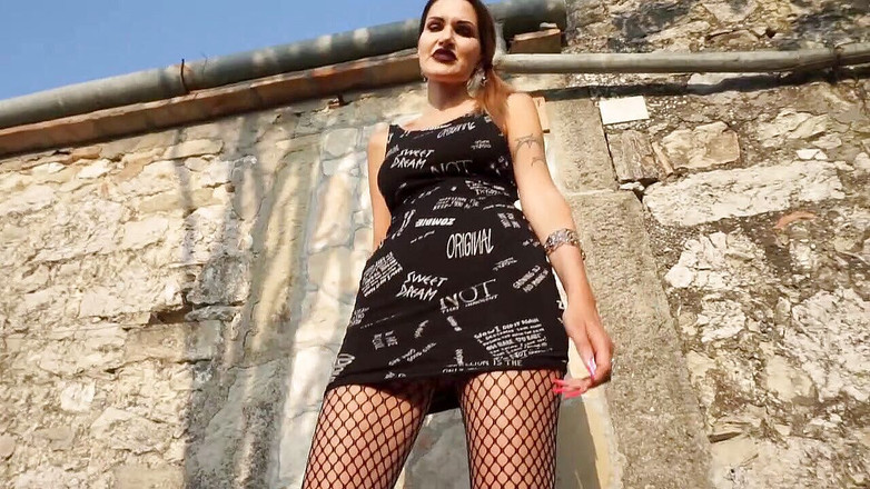 Lady Mesmeratrix Official: Ukazuje oddanost své paní