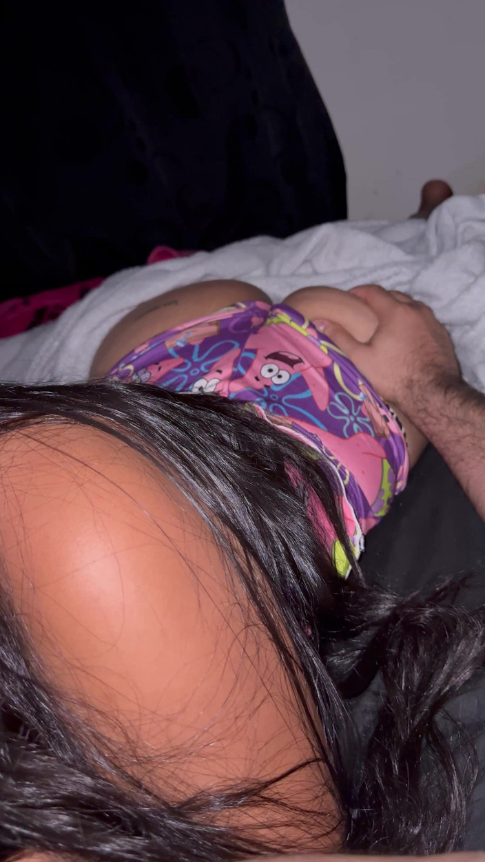 EMY_AND_JONH: Возбуждённая мачеха будит меня вкусным минетом с большим количеством слюны