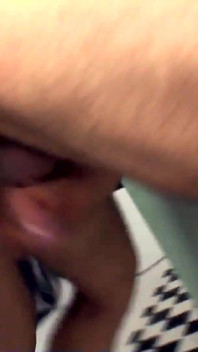 Luana Araujo offers her big cock for a gift