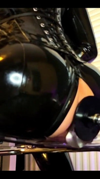 ตุ๊กตายางถูกเย็ดสองรู Spit Roast Jessica
