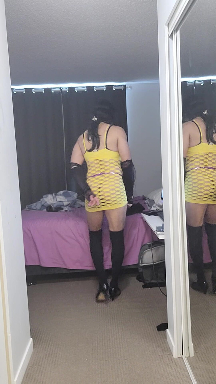 CDSissySusi: Amatör Sissy Susi CD i gult fisknät