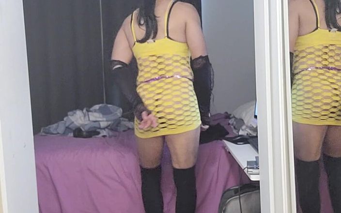 CDSissySusi: Amateur sissy Susi cd in geel visnet
