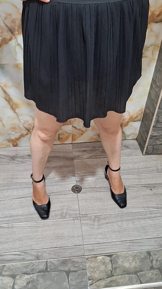 Thumbnail of She Likes to Lick His Pee