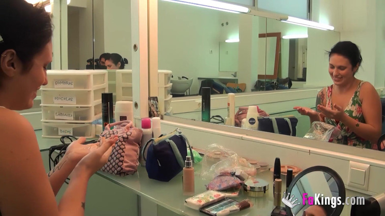 Trans FAKings: Vajinalı yakışıklı adam, her türlü cinselliğe bağımlı genç kadın Lulu...