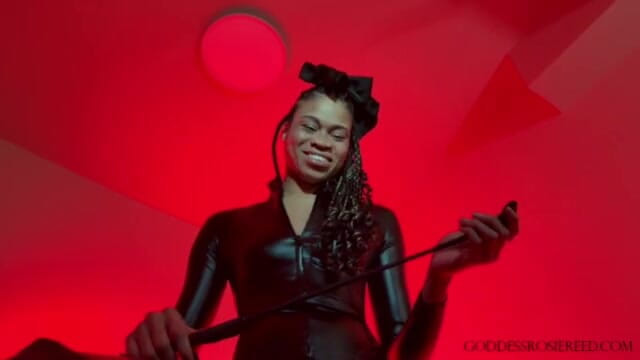 Rosie Reed: Sla je ballen en eet het - zwarte femdom godin Rosie...