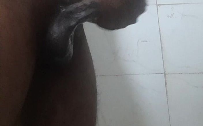 Xxxfune: Desi schwanz badezimmer-masturbation