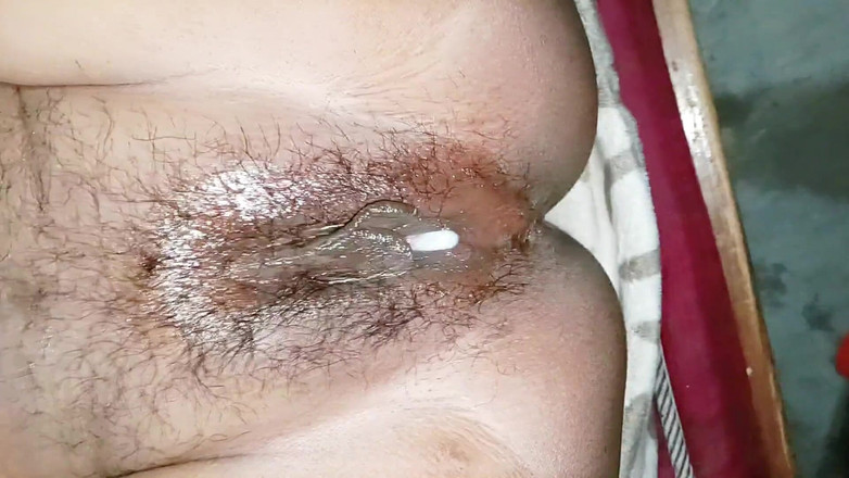 Sexy_girl_nehu: 남매는 선명한 힌디어 목소리로 시누이의 쪼이는 보지를 따먹고 두꺼운 흑인 페니스도 빨아주게 했습니다.