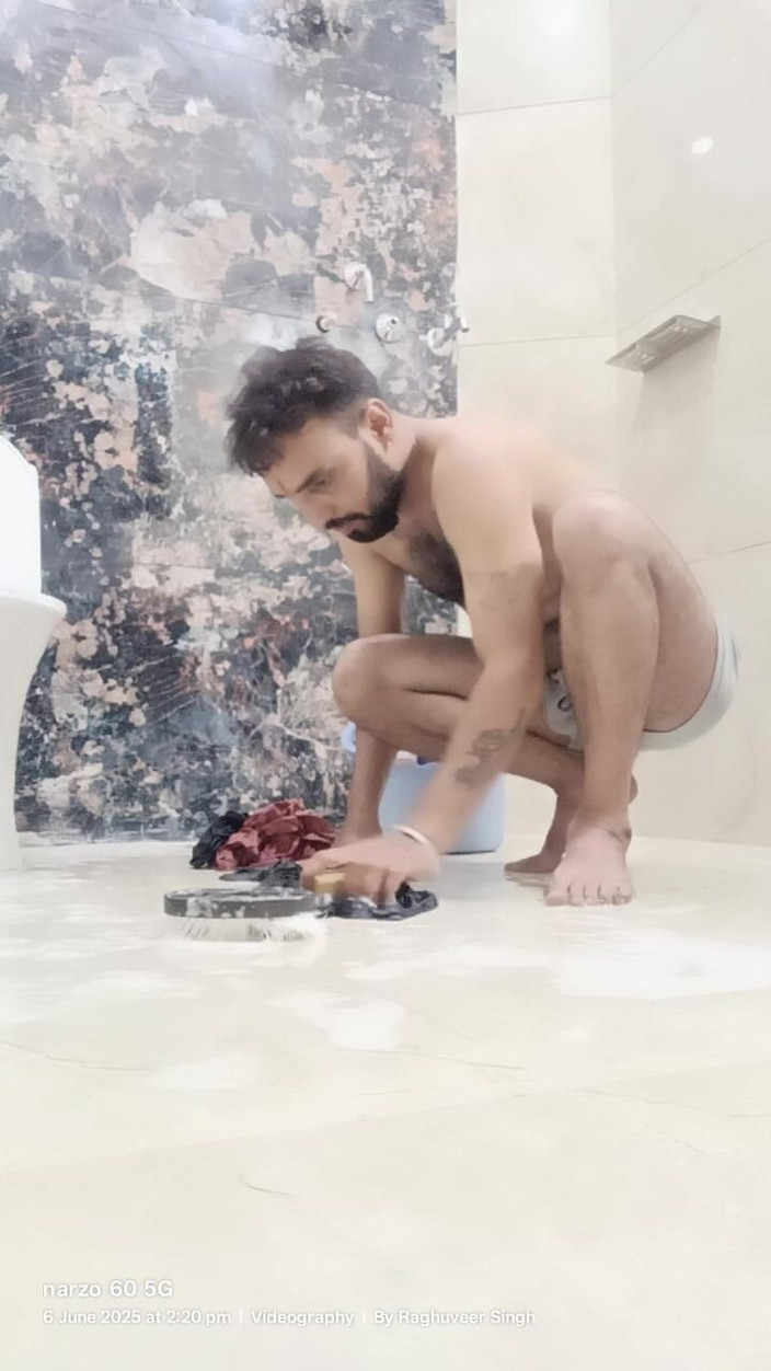 Rajasthani-old-lover: Indische stiefvader stiefvader geniet van douche