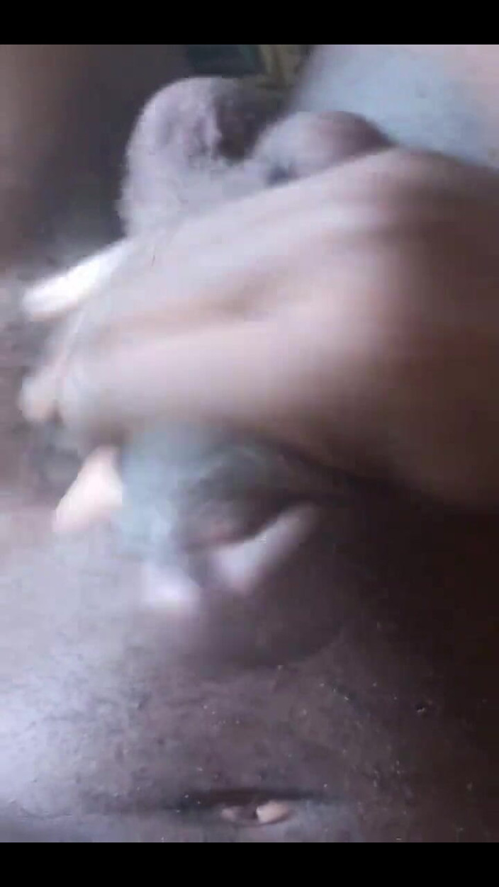 Mr_african: Caresser une grosse bite noire, éjaculation complète sur mon ventre
