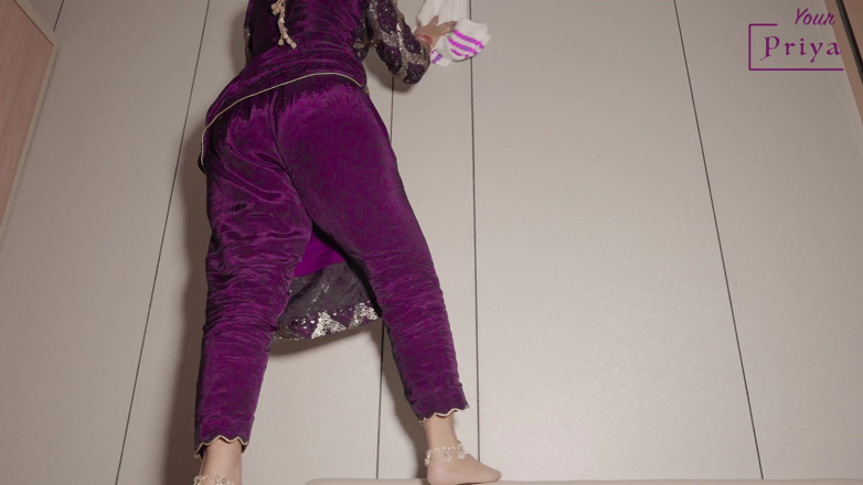 Your Priya: Madrasta da amiga ensina sexo anal depois de massagem quente,...