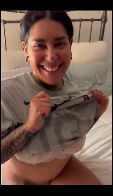 Celine Shore: Comme ma chatte est crémeuse