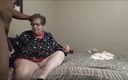 Ass Body Anal King: Uma gozada interna rápida na bunda de uma grande avó...