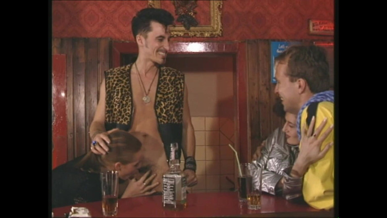 Deutschland porn: Zvrácený fuckfest v malém bytě