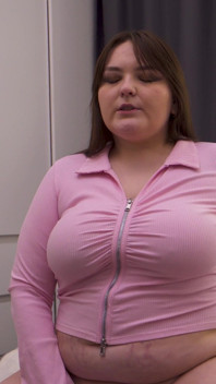 Viel Spaß beim zu einem neuen Spielzeug – BBW-Masturbation allein