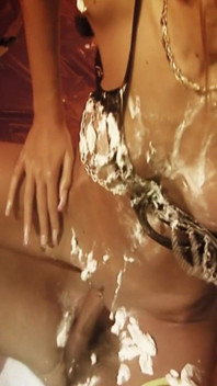 두구멍 사정으로 쓰리섬에서 따먹히는 1_cake 금발 Clara Bugatti