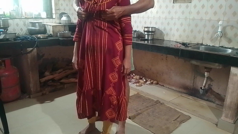 Skydreem1104: Karı koca mutfakta seks yapıyor