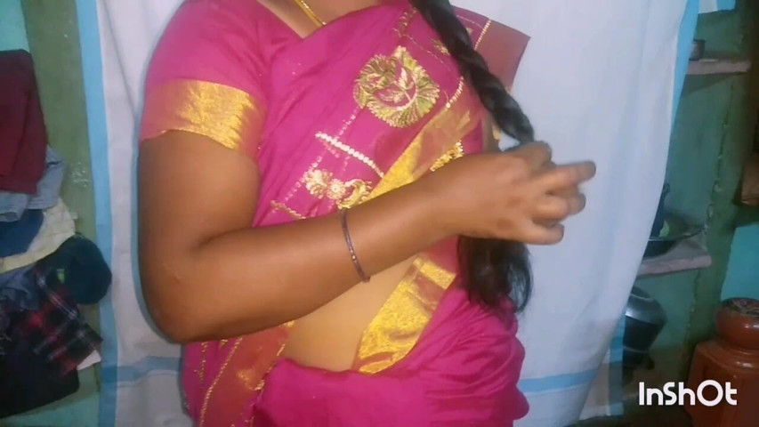 Big Ass Tamil Saree Housewife Big Boobs Fuck in Village (Desi Sathiya)