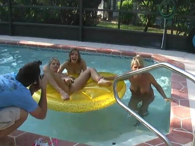 Vicky Vette: Pool Party 2