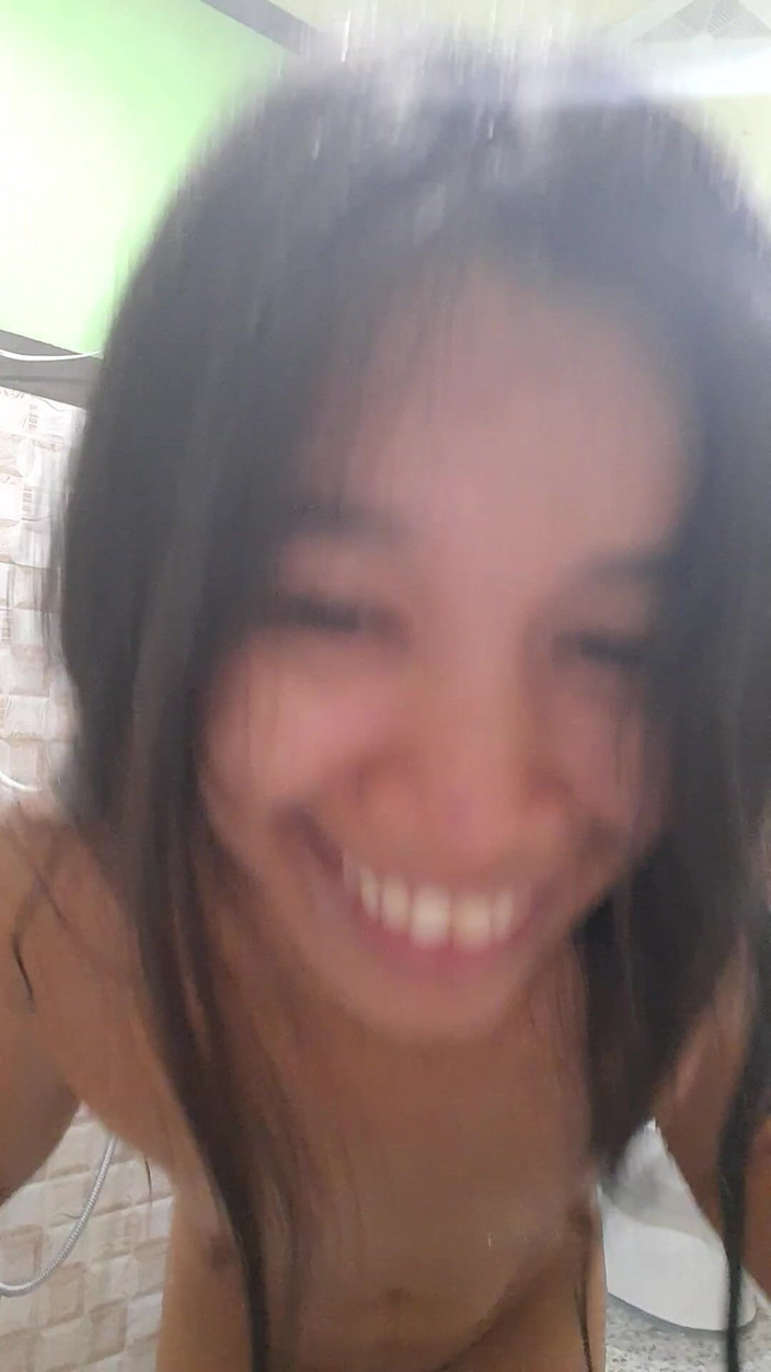 creamberryfairy: Ssshh Im trong nhà các bà mẹ của tôi