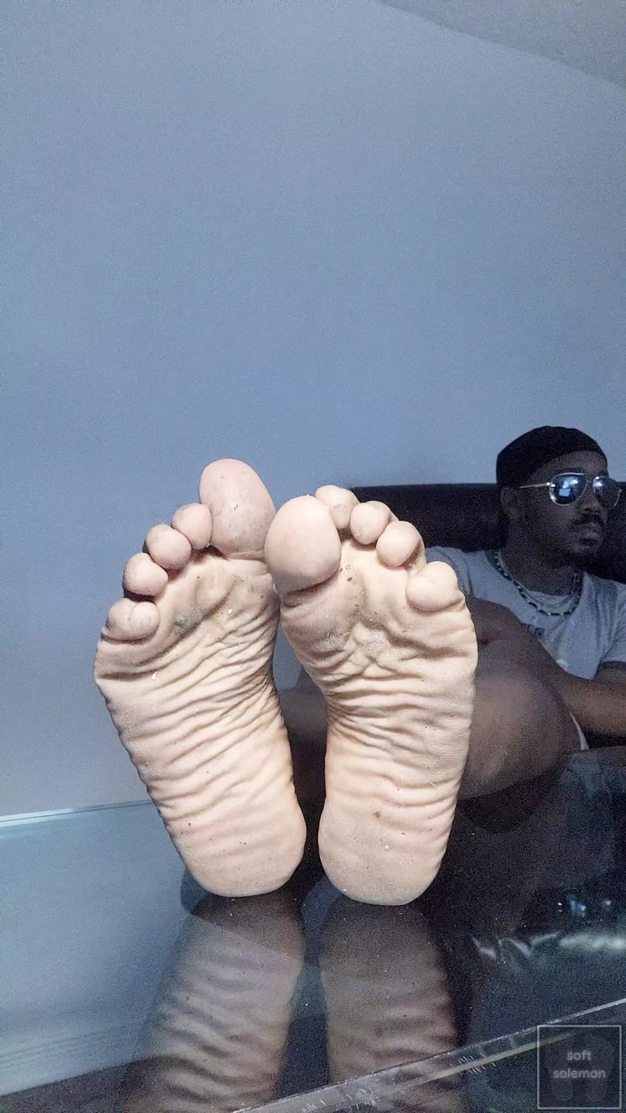 Soft Soleman: Sledujte moje špinavé nohy, zatímco tě ignoruji (2025)