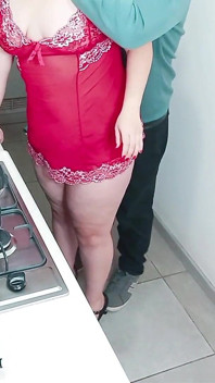 Sexo con mi madrastra en la cocina