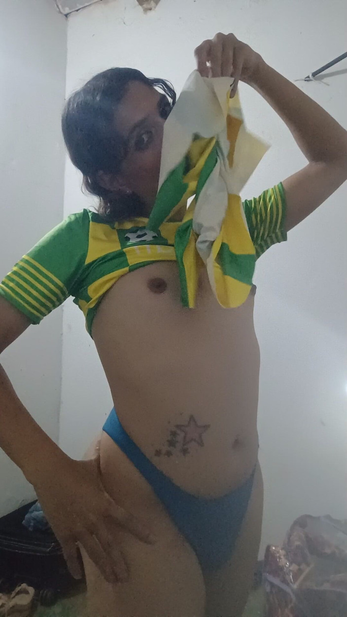 Femboy from Colombia: En bra garotas att ta sina steg