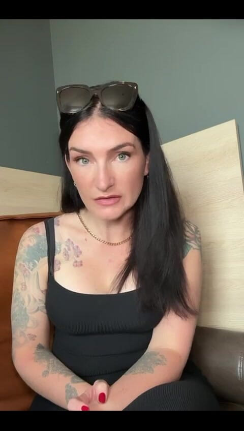 Adreena Winters: Kleinschwanzsteuer wird fällig!