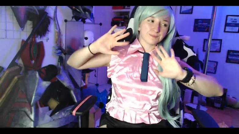 Kndy Kmille: Meine Cosplays haben gerade viel Sperma!