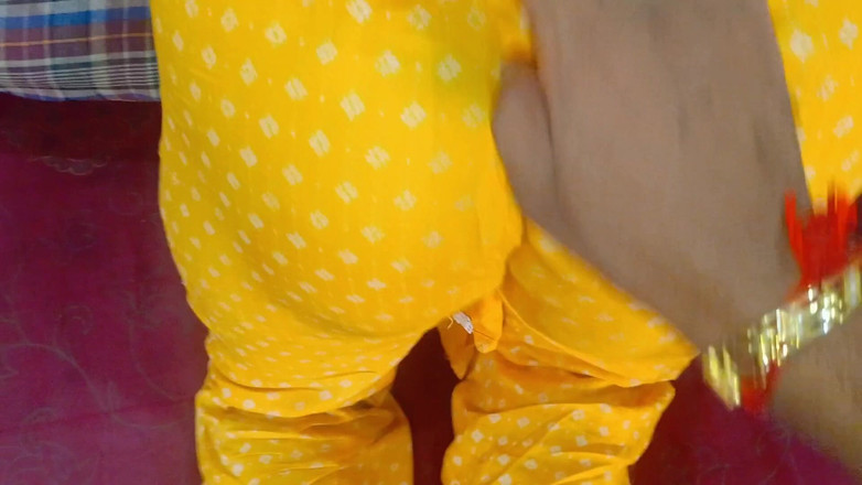 Sexy_girl_nehu: Video di scopata anale molto stretta posizione indiana calda bhabhi